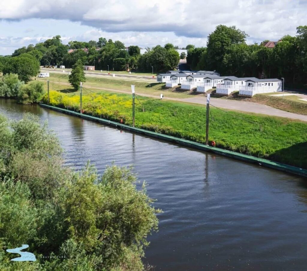 caravan park Worcester city overlooking the river