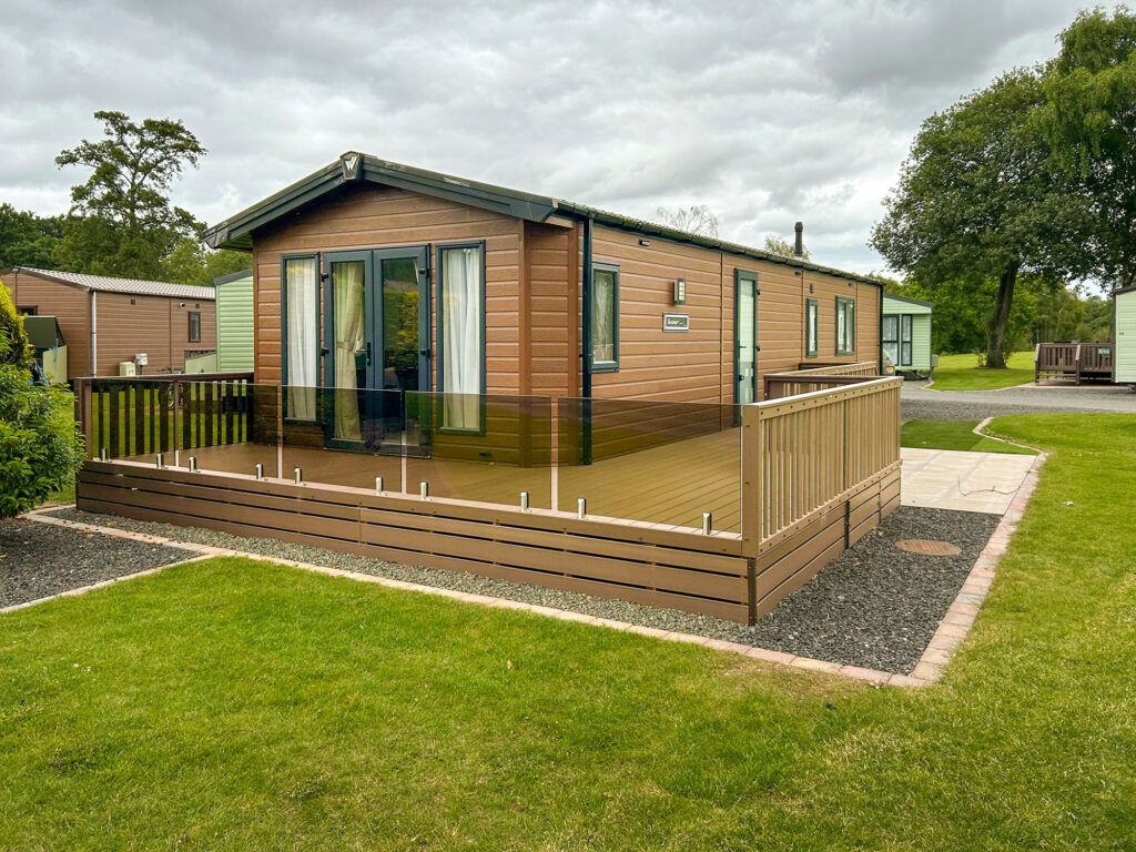 Willerby Sheraton Elite with decking at pearl lake